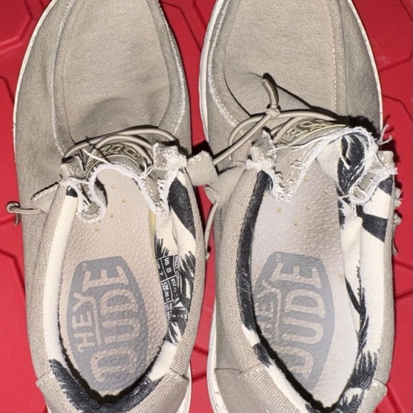 Size 8, Hey Dude Wally Stretch Beige Slip-On - Picture 8 of 10